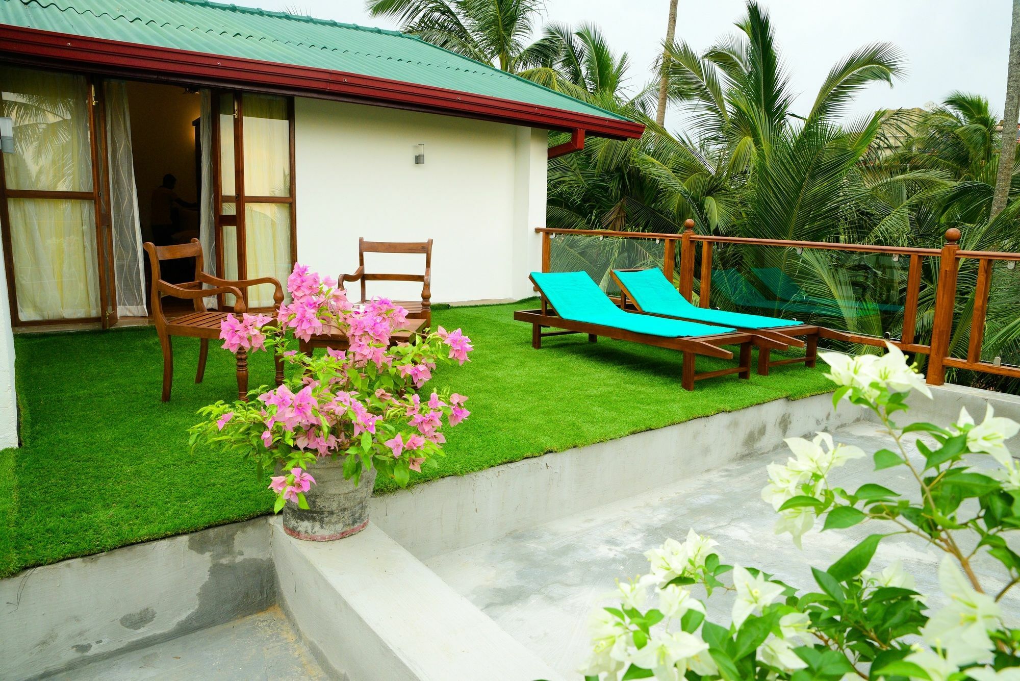 Hikka Sandy Pearl Beach Resort Hikkaduwa Exterior foto